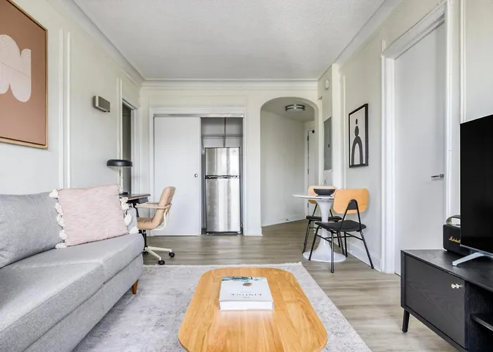 Gold Coast 1br W Doorman Gym 2 Blocks To L Chi-550 Apartment Chicago